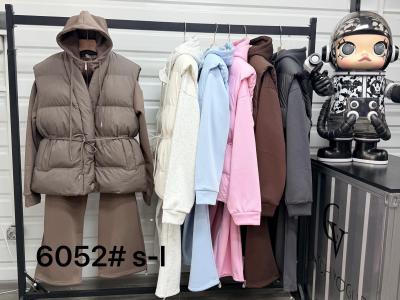 Костюм женский тройка на плюшевой подкладке качество + производитель: китай сезон: осень  норма размеры: S-M-L (3шт) модель:33186058